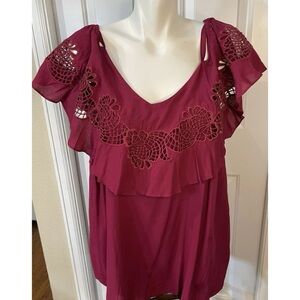 Torrid Top Womens Size 1 Burgandy Cold Shoulder Eyelet Ruffle Romantic Boho